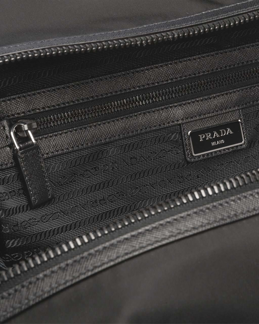 Prada Re-nylon And Saffiano Bőr Duffle Bag Fekete | JWZEKV513